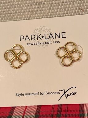 NWT Park Lane Gold Clover Earrings